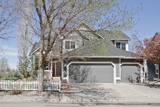 Photo - Beautiful 4BD/3.5BA Indian Peaks Home on Golf Course with Views!