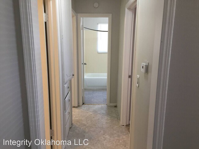 Building Photo - 3 br, 1 bath House - 213 NW 80th Street