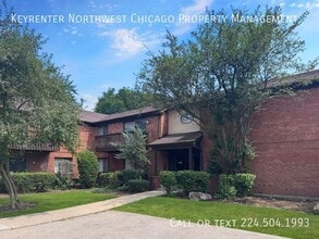Building Photo - 33561 N Royal Oak Ln