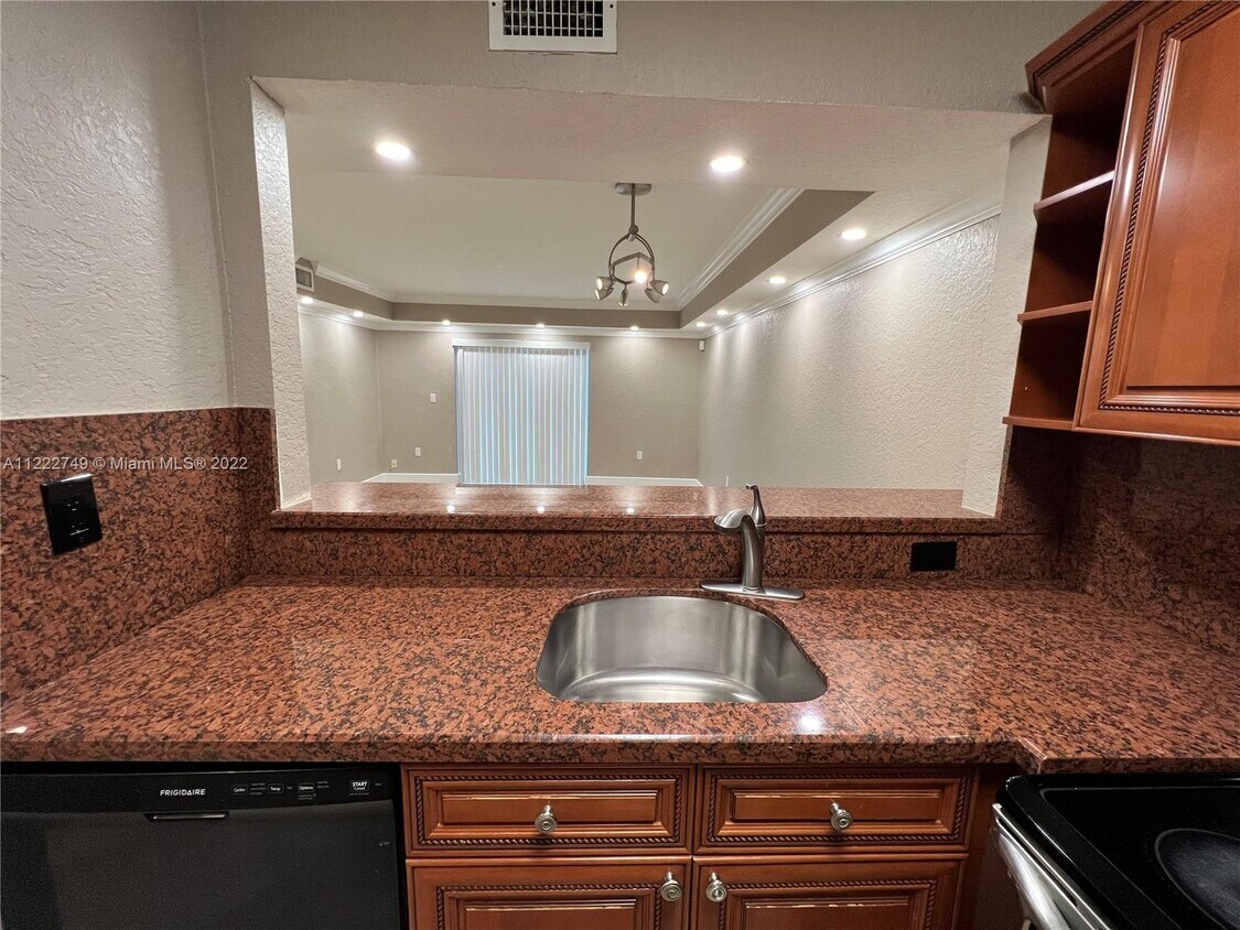 Foto principal - 260 NW 107th Ave
