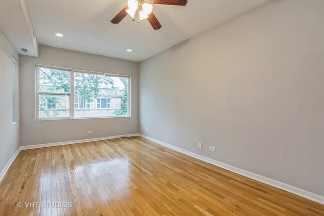 Foto del edificio - 3818 W Ainslie St