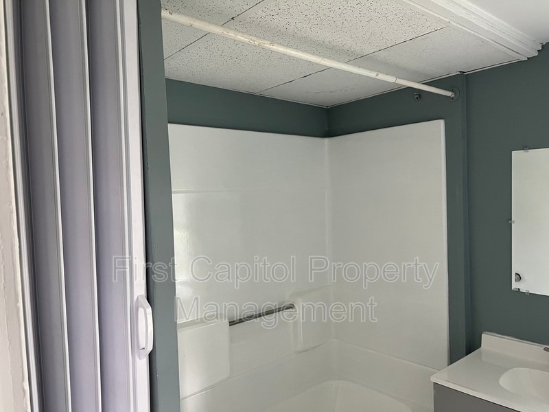 Building Photo - 306 3rd St