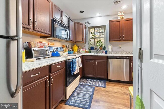 Foto del edificio - 1422 Timber Chase Dr