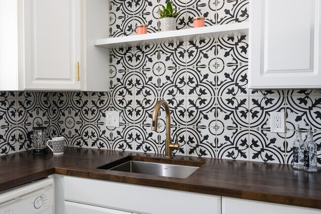 Designer finishes - 629 W Woodbine Ave