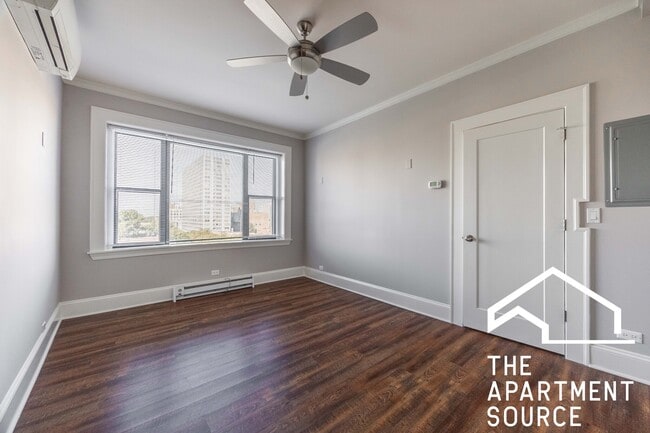 Building Photo - 817 W Lakeside Pl