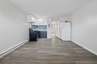 Building Photo - 2020 Woodlynne Ave