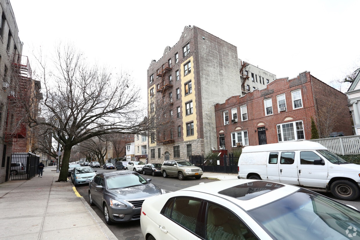 45 Marble Hill Ave, Bronx, NY 10463 Apartments in Bronx, NY