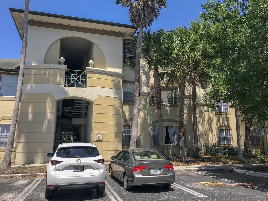 Primary Photo - 3 Bedroom Condo For Rent in Tampa Palms!