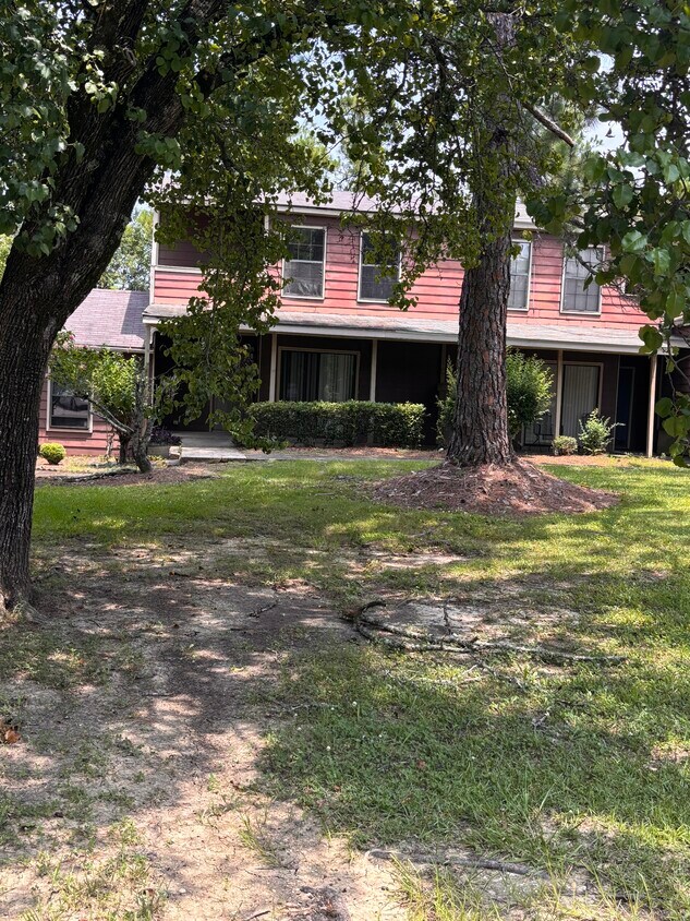 Foto principal - 1611 E Trinity Blvd