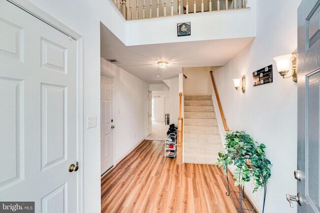 Building Photo - 14217 Hunters Run Way