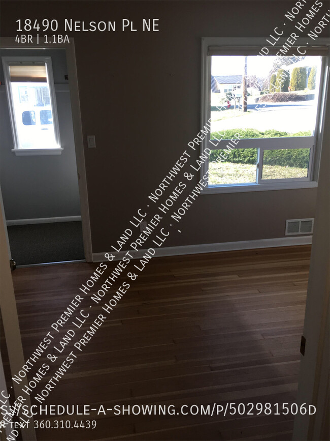 Building Photo - 4 Bed Home in Historic Poulsbo