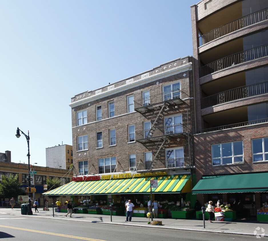 Building Photo - 32-24 30th Ave