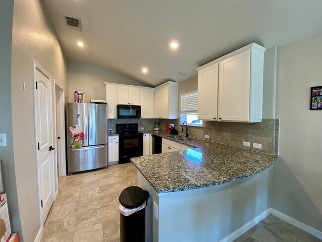 Foto del edificio - 149 Red Sun Dr