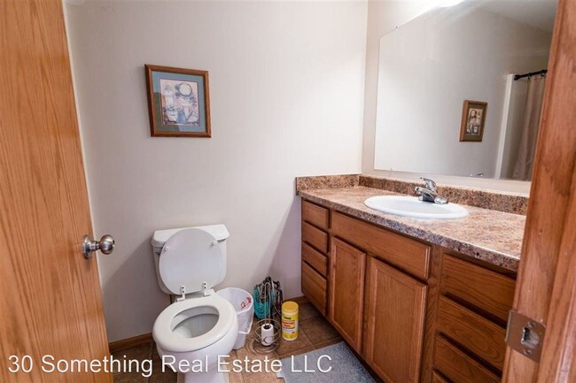 Building Photo - 2 br, 2.5 bath House - 3417 Destin Drive