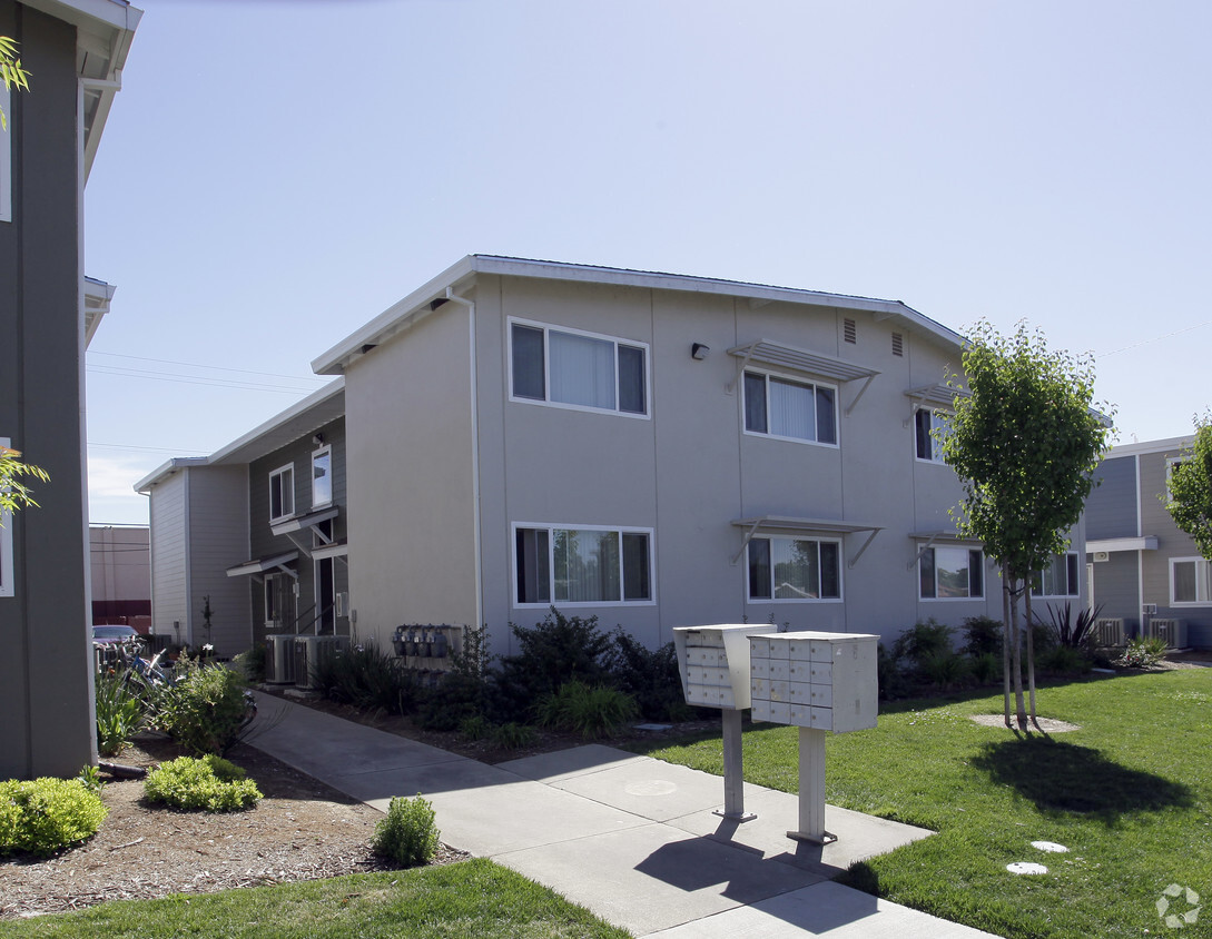 Building Photo - Mercy Village Folsom