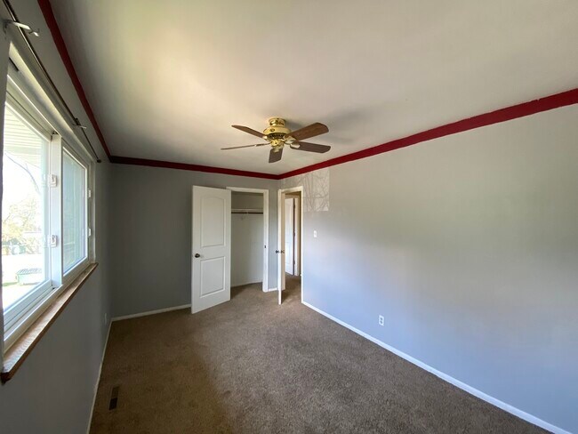 Building Photo - 211 Farrell Rd