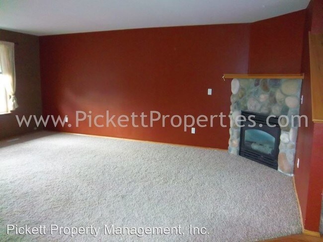 Building Photo - 3 br, 2.5 bath House - 1137 Cloninger Ct.