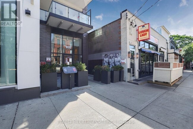 Building Photo - 109 Ossington Ave