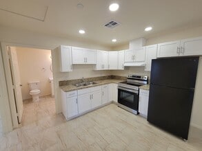 Building Photo - 473 Park Ave