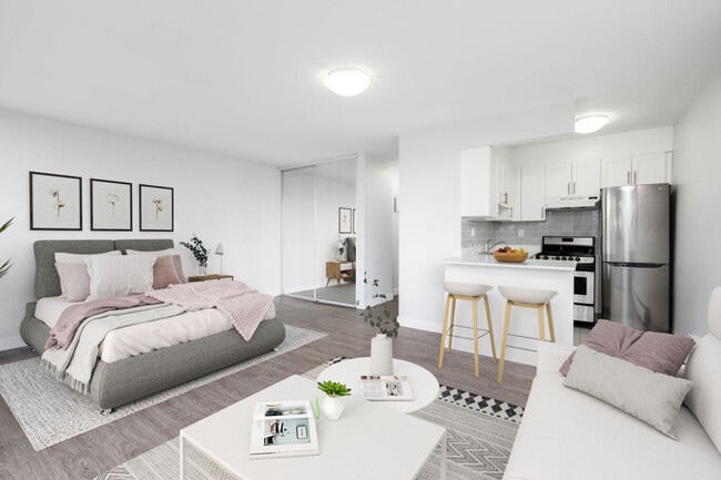 Building Photo - Hollyburn Court