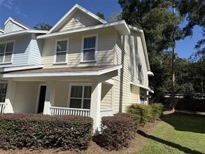 Building Photo - 4639 SW 48th Dr