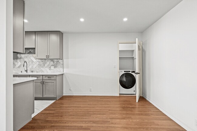 Foto del edificio - 617 N Sweetzer Ave. West Hollywood, CA 90048