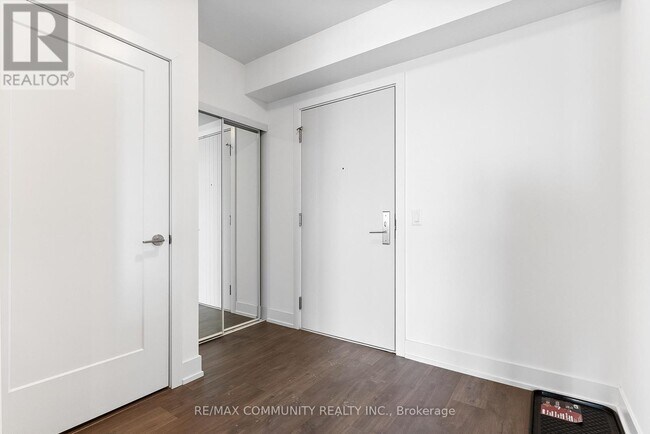 Photo du bâtiment - 2550 Simcoe St N