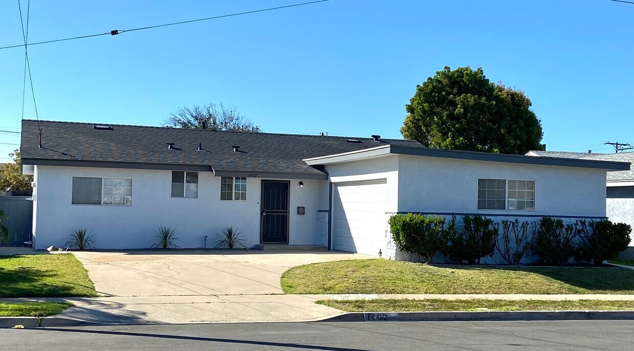 Home sweet home! - 1432 Transite Ave