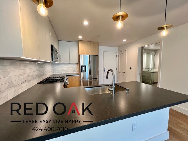 Foto del edificio - 1001 N Fairfax Ave