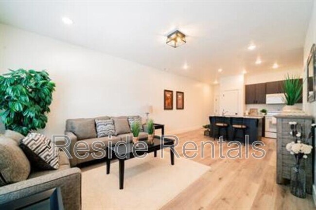 Foto del edificio - 220 Spring Creek Pkwy