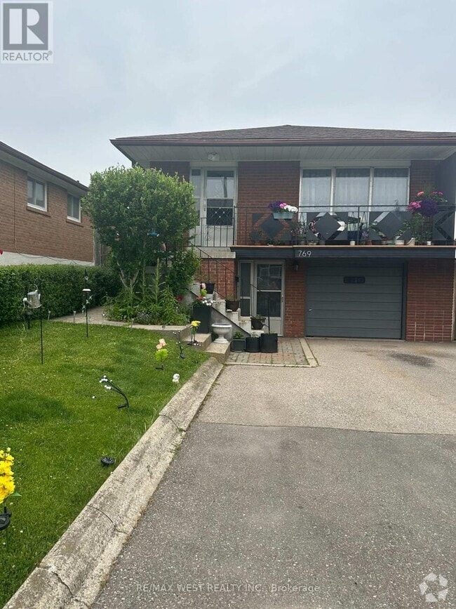Building Photo - 769 Greenore Rd