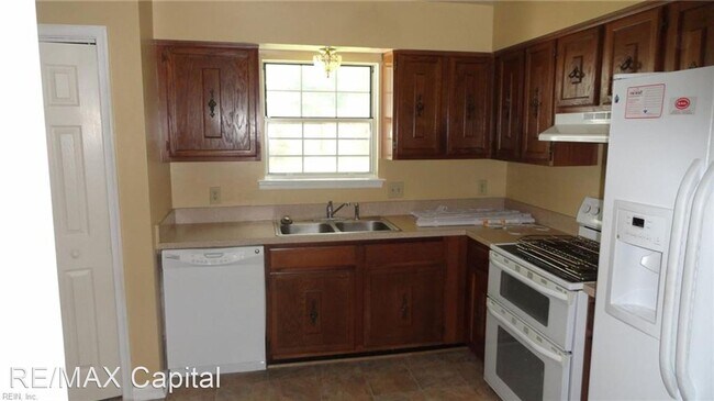 Building Photo - 4 br, 2.5 bath House - 525 GREAT PARK DRIVE