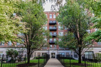Building Photo - 4537 S Drexel Blvd