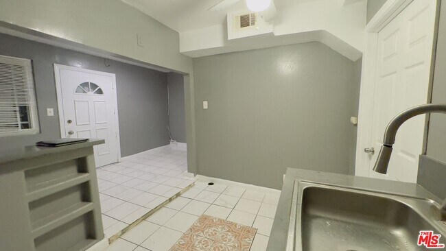 Foto del edificio - 4052 W 103rd St