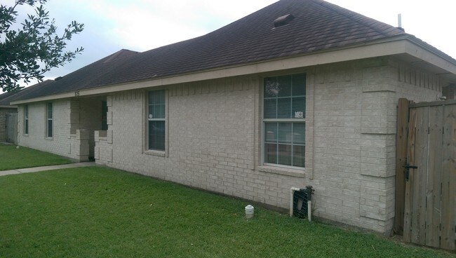 Foto del edificio - 825 W Bronze Dr