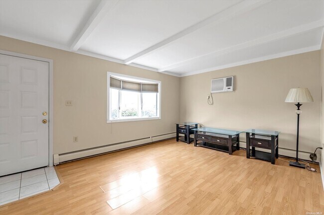 Foto del edificio - 28 Butternut Ln