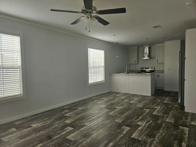 Building Photo - 6620 Hidden Oaks Dr