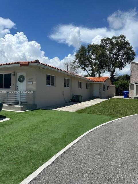Foto del edificio - 3675 SW 14th St