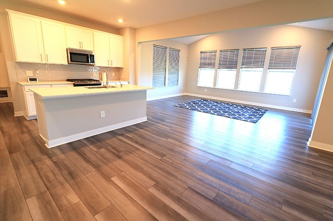 Building Photo - 3121 Emmaline Dr