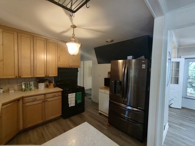 Foto del edificio - 397 Long Hill Ave