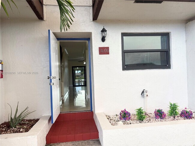 Foto del edificio - 1606 NW 90th Way