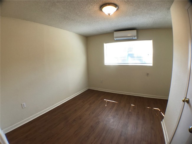 Building Photo - 4709 Harmon Ave