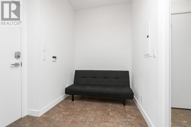 Building Photo - 14 York St