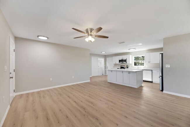 Foto del edificio - 660 Flamingo Dr