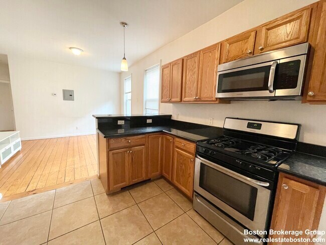 Building Photo - 56 Delle Ave