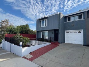 Building Photo - 528 Raintree Dr