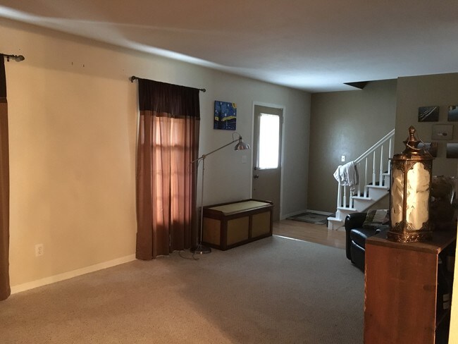 Building Photo - 2530 Redfox Dr