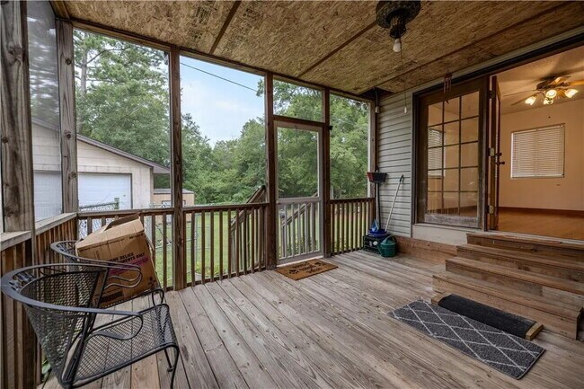 Foto del edificio - 3 Bedroom Home w/ Workshop and Fenced Yard