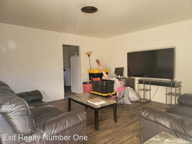 Foto del edificio - 2 br, 1 bath House - 1619 E. Nelson Avenue