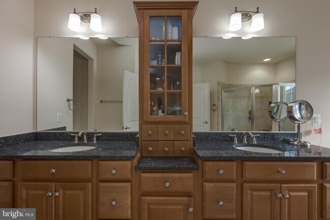 Building Photo - 24916 Earlsford Dr